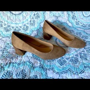 Journey Collection Michelle Pump size 10 in Taupe